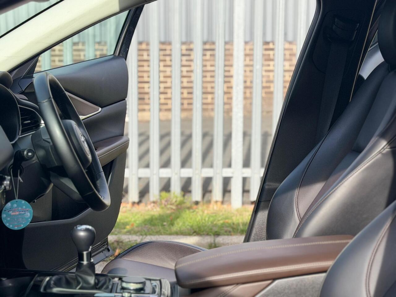 Mazda CX-30 — photo 40