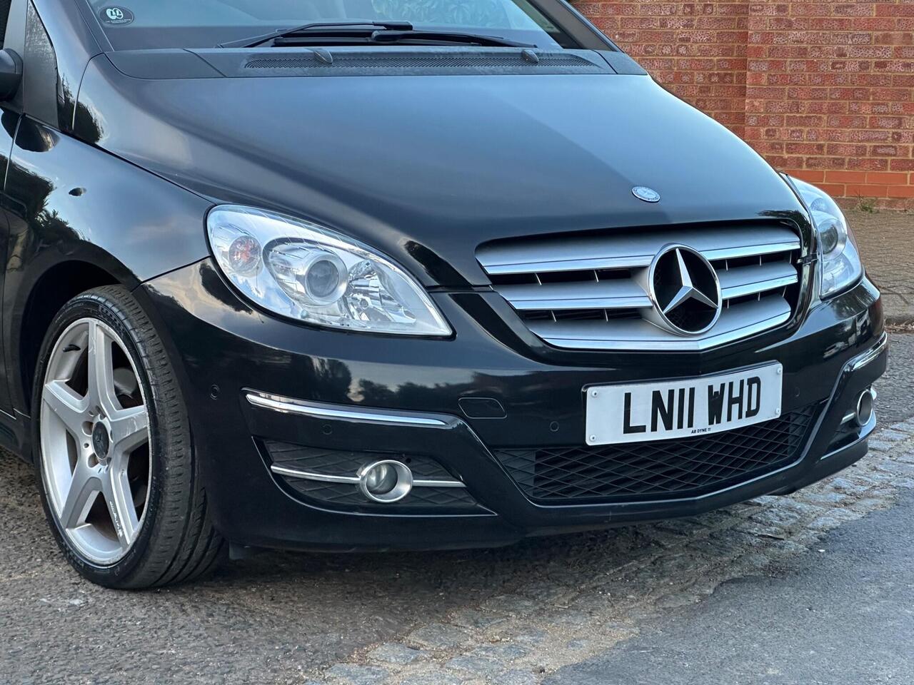 Mercedes-Benz B Class — photo 26