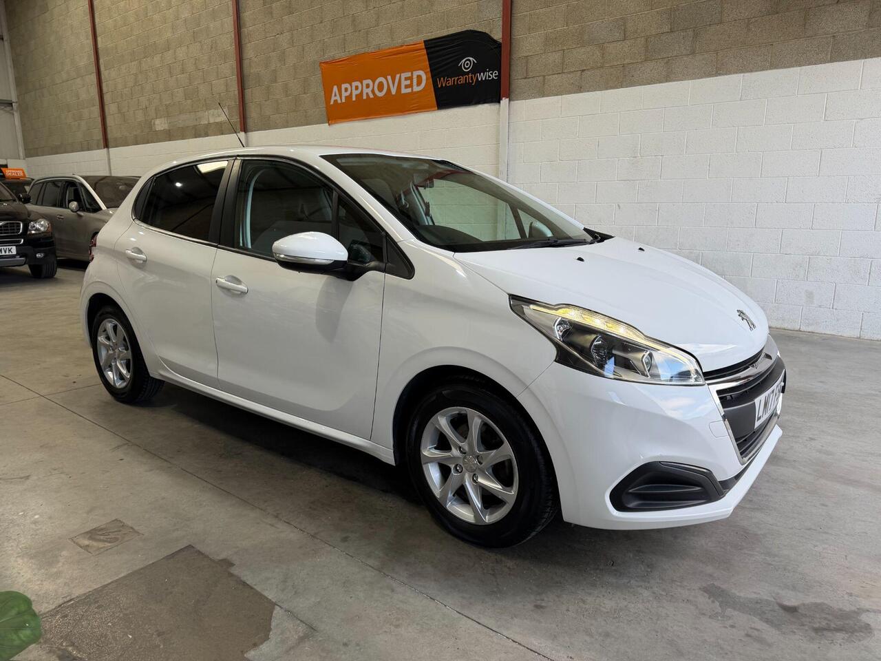 Peugeot 208 — photo 30
