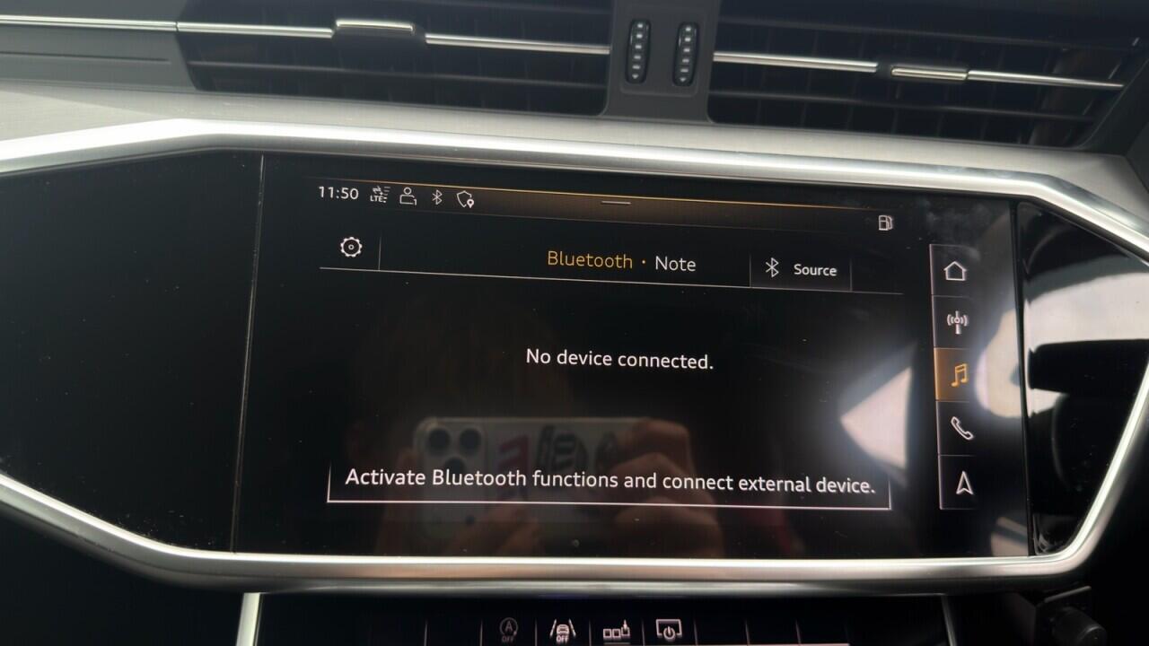Audi A6 Saloon — photo 21