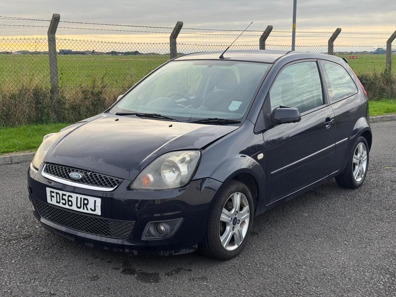 Ford Fiesta — photo 3