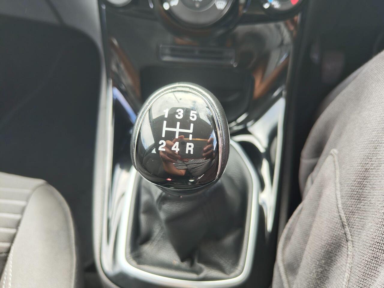 Ford Fiesta — photo 21