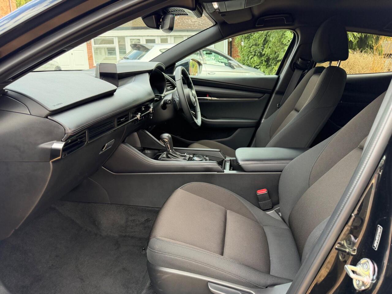 Mazda Mazda3 — photo 20
