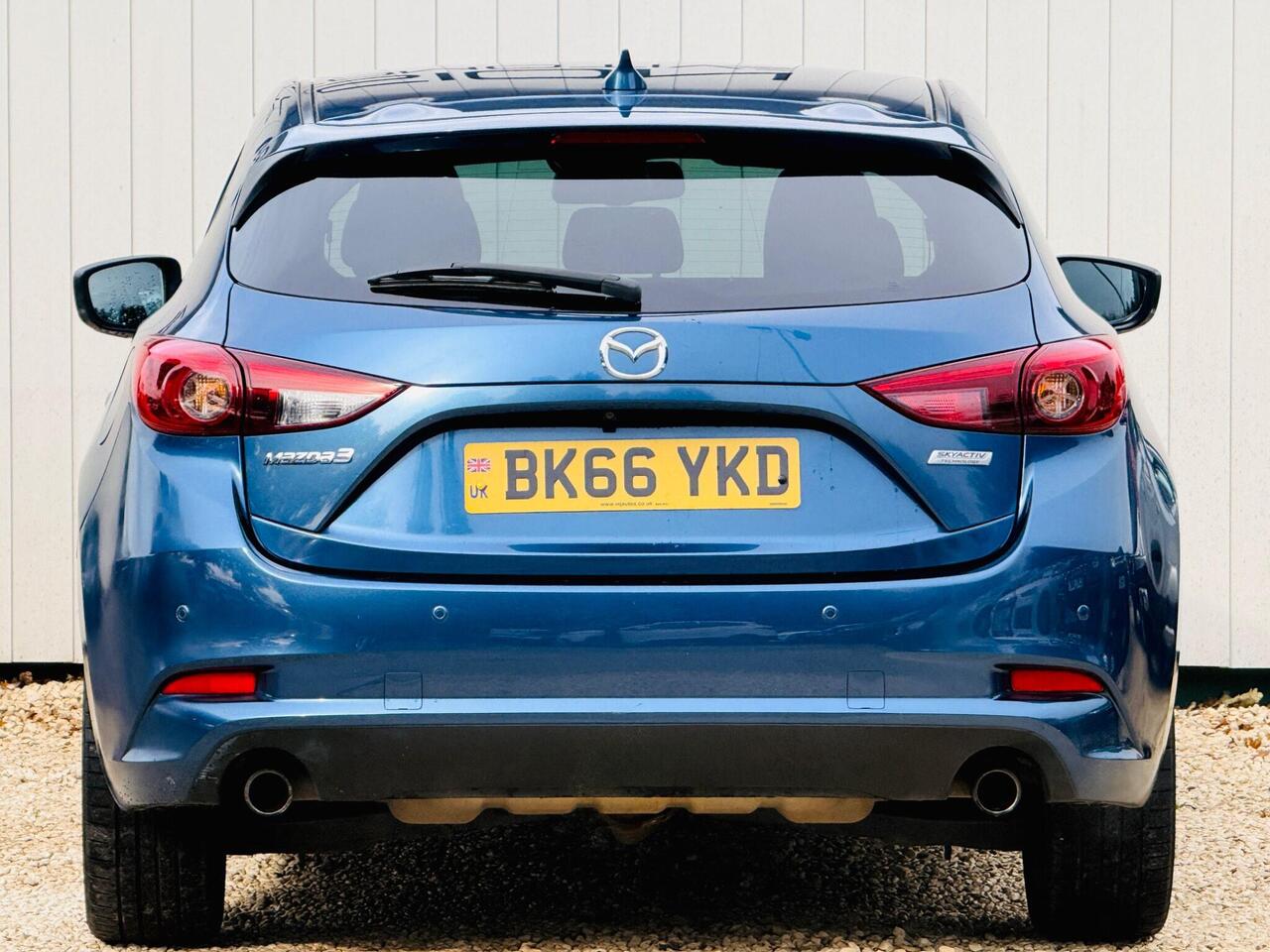 Mazda Mazda3 — photo 10