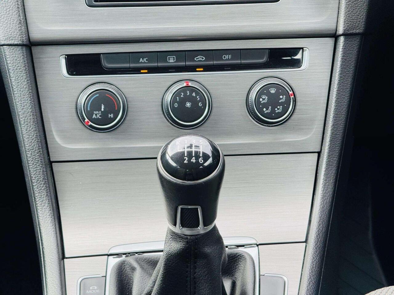 Volkswagen Golf — photo 26