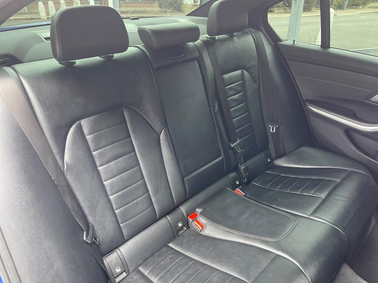 BMW 3 Series — photo 26
