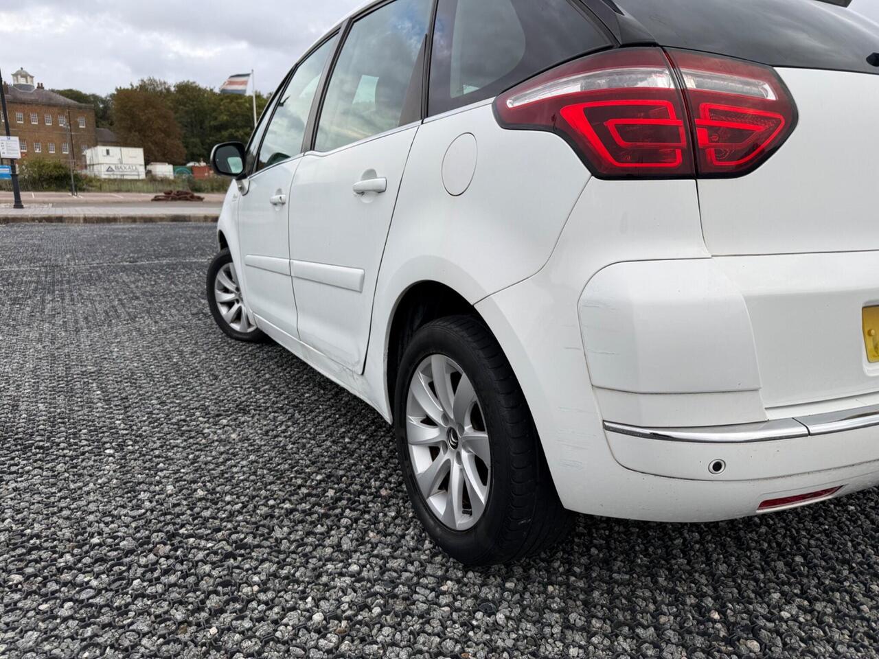Citroen C4 Picasso — photo 10