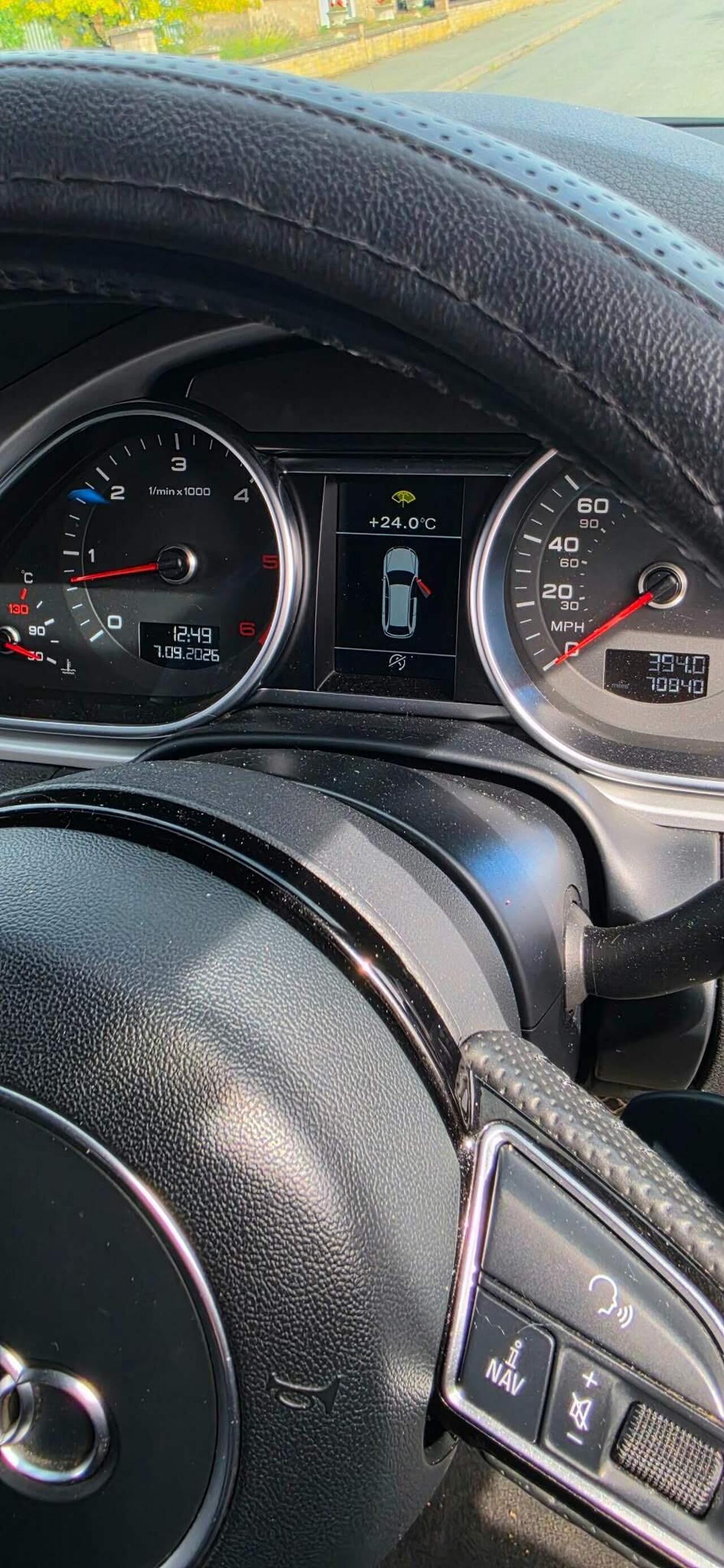Audi Q7 — photo 9