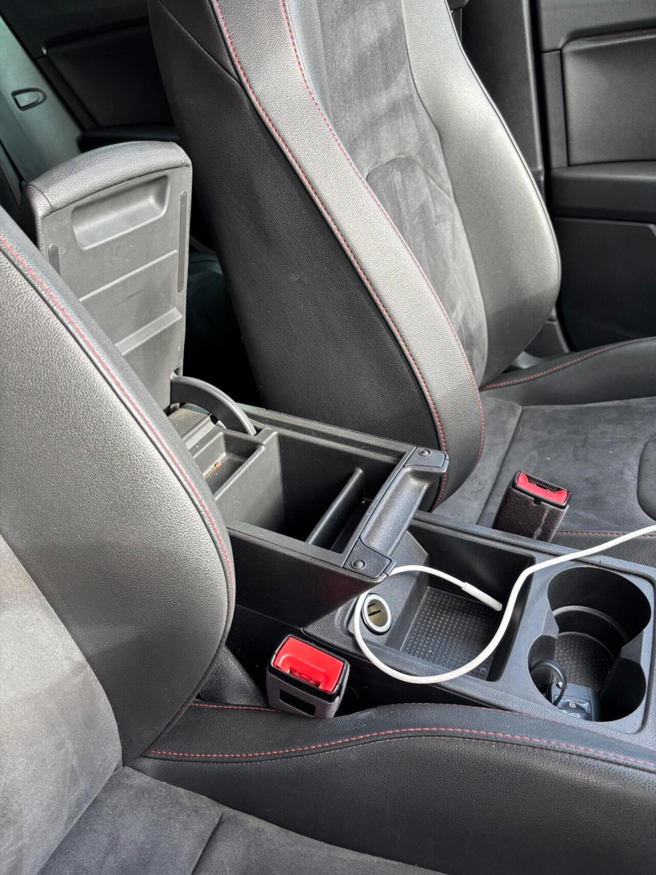 SEAT Leon — photo 16