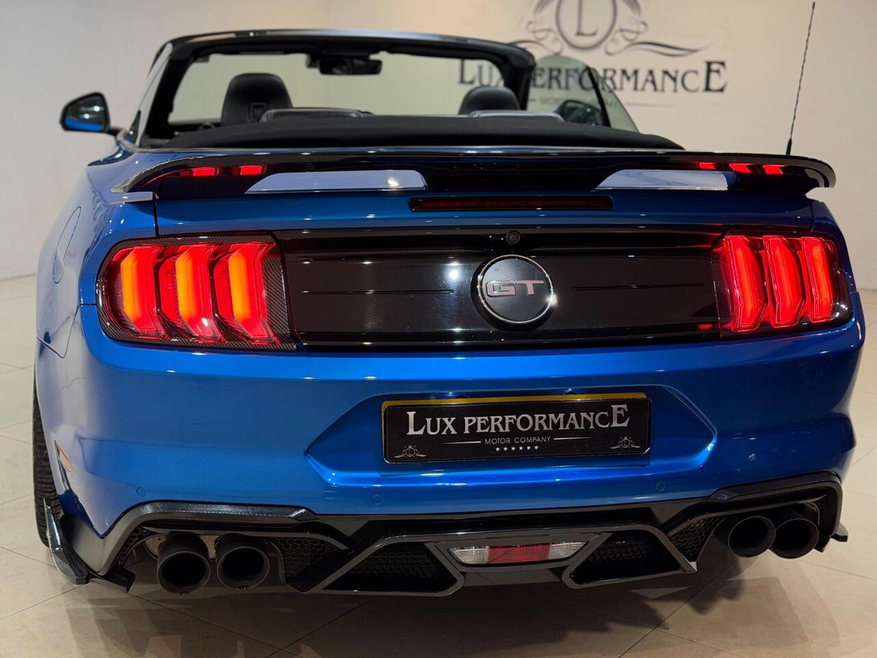 Ford Mustang — photo 17