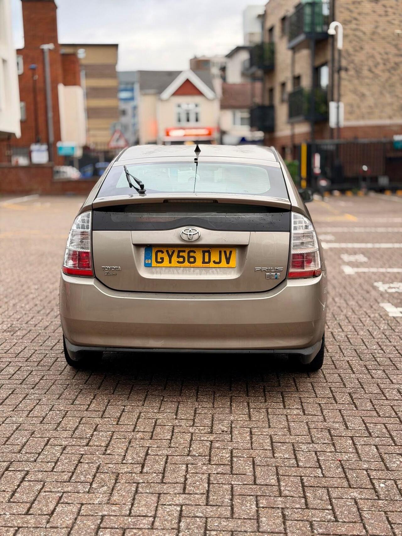 Toyota Prius — photo 4