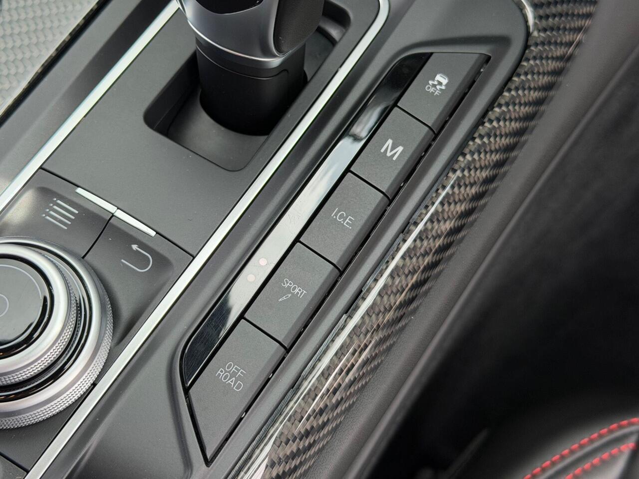 Maserati Levante — photo 36