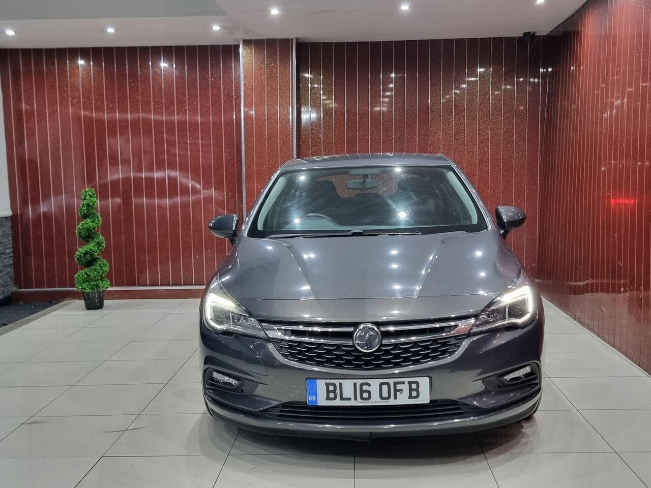 Vauxhall Astra — photo 2