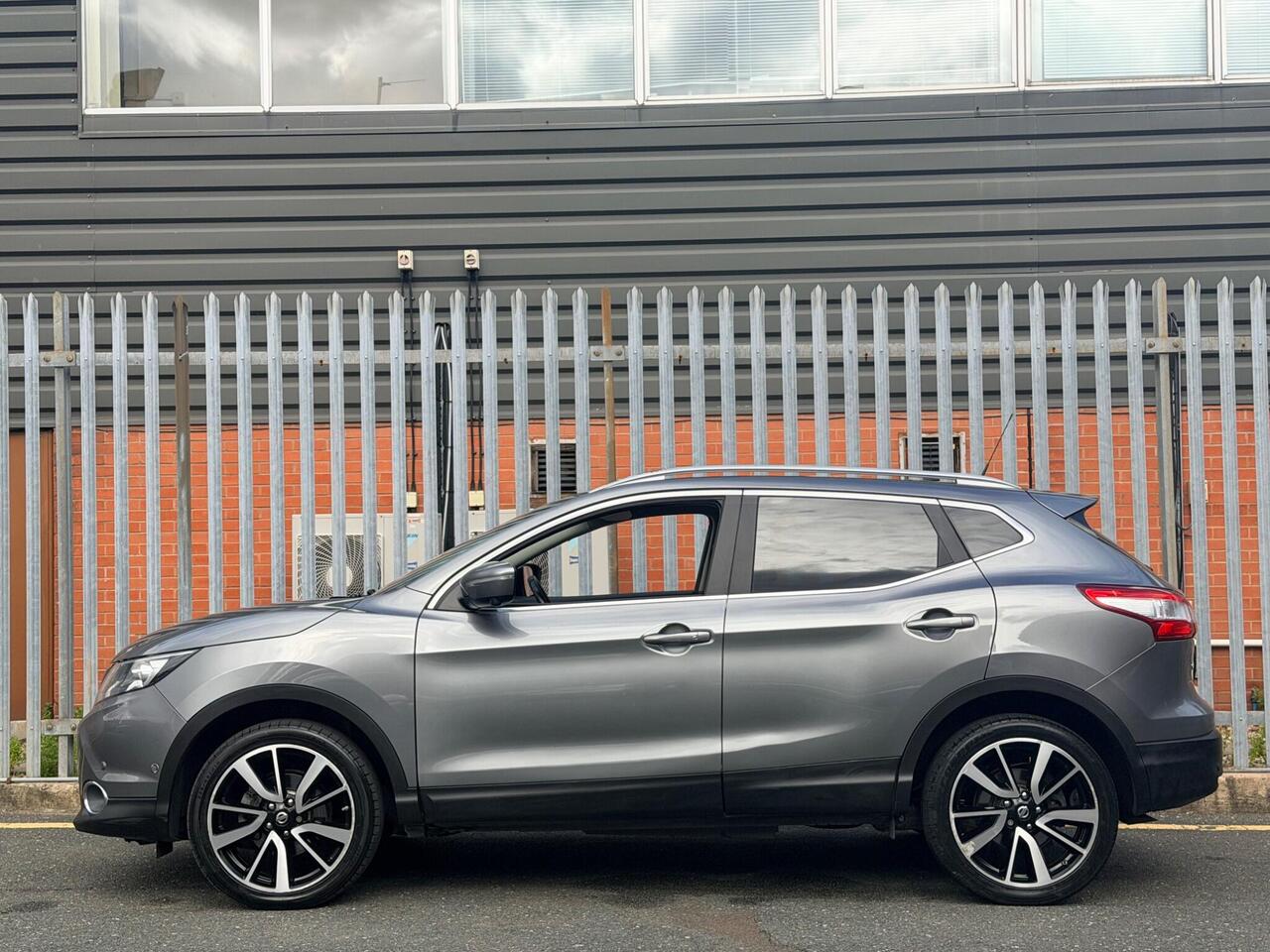 2014 Nissan Qashqai 1.6 dCi Tekna XTRON 2WD Euro 5 (s/s) 5dr, photo 9