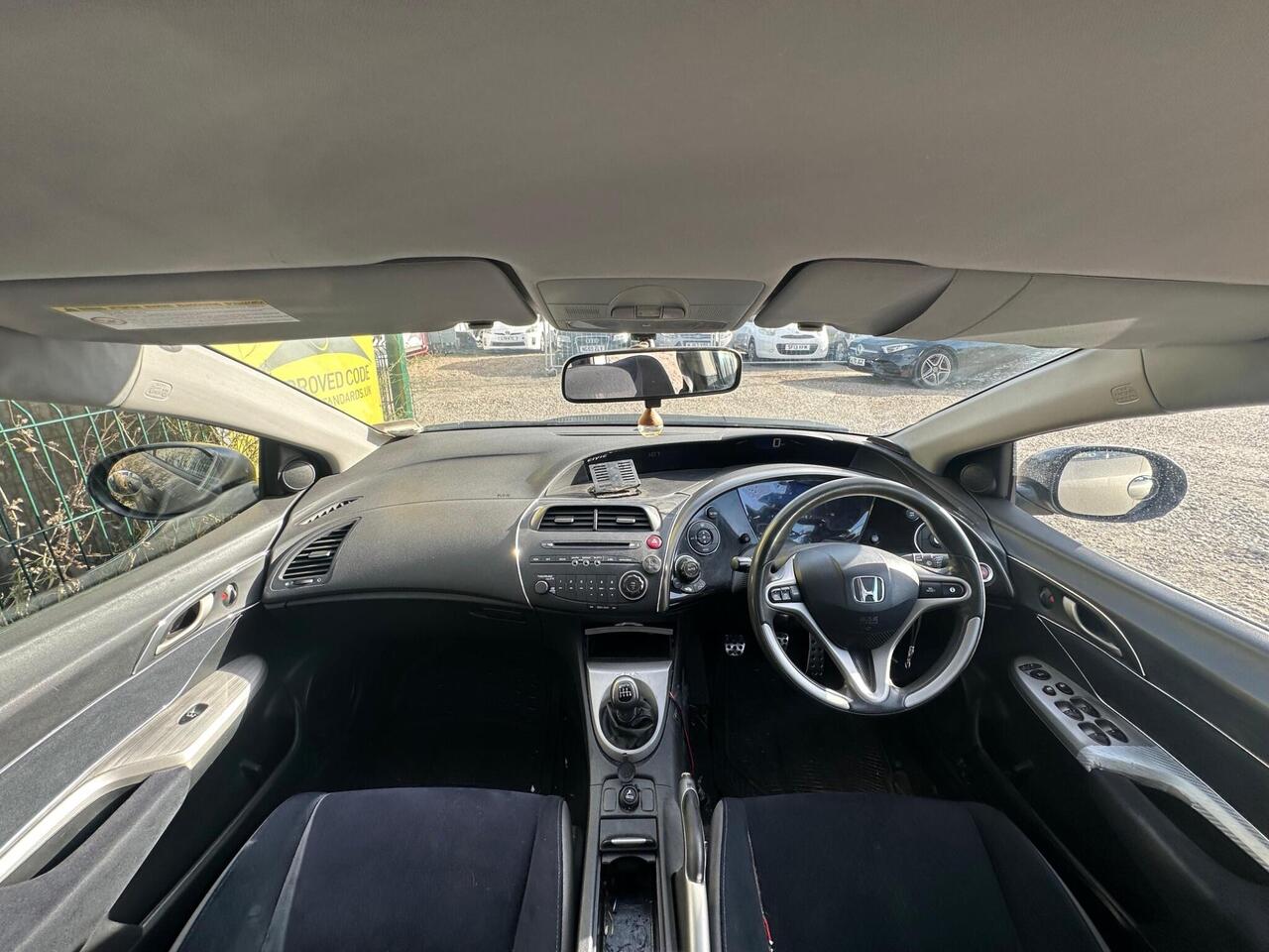 Honda Civic — photo 8