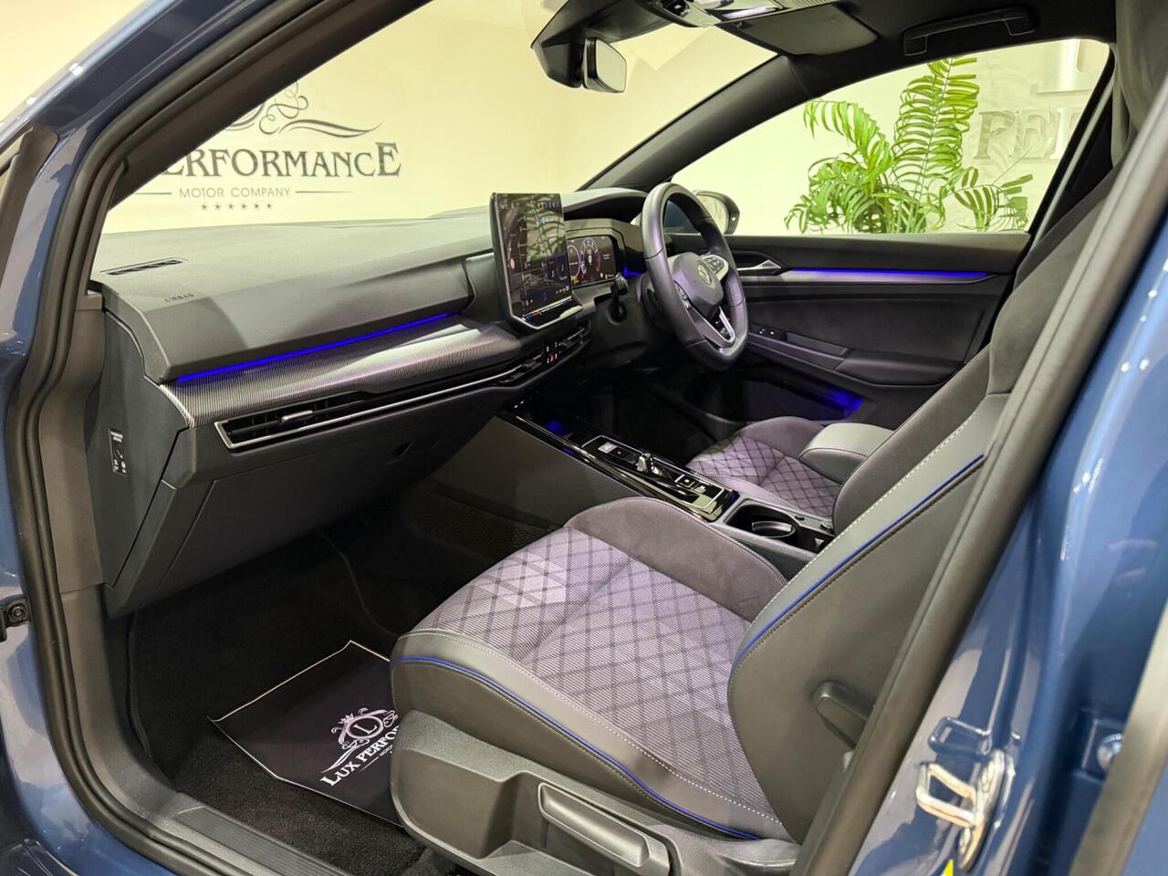 Volkswagen Golf — photo 17