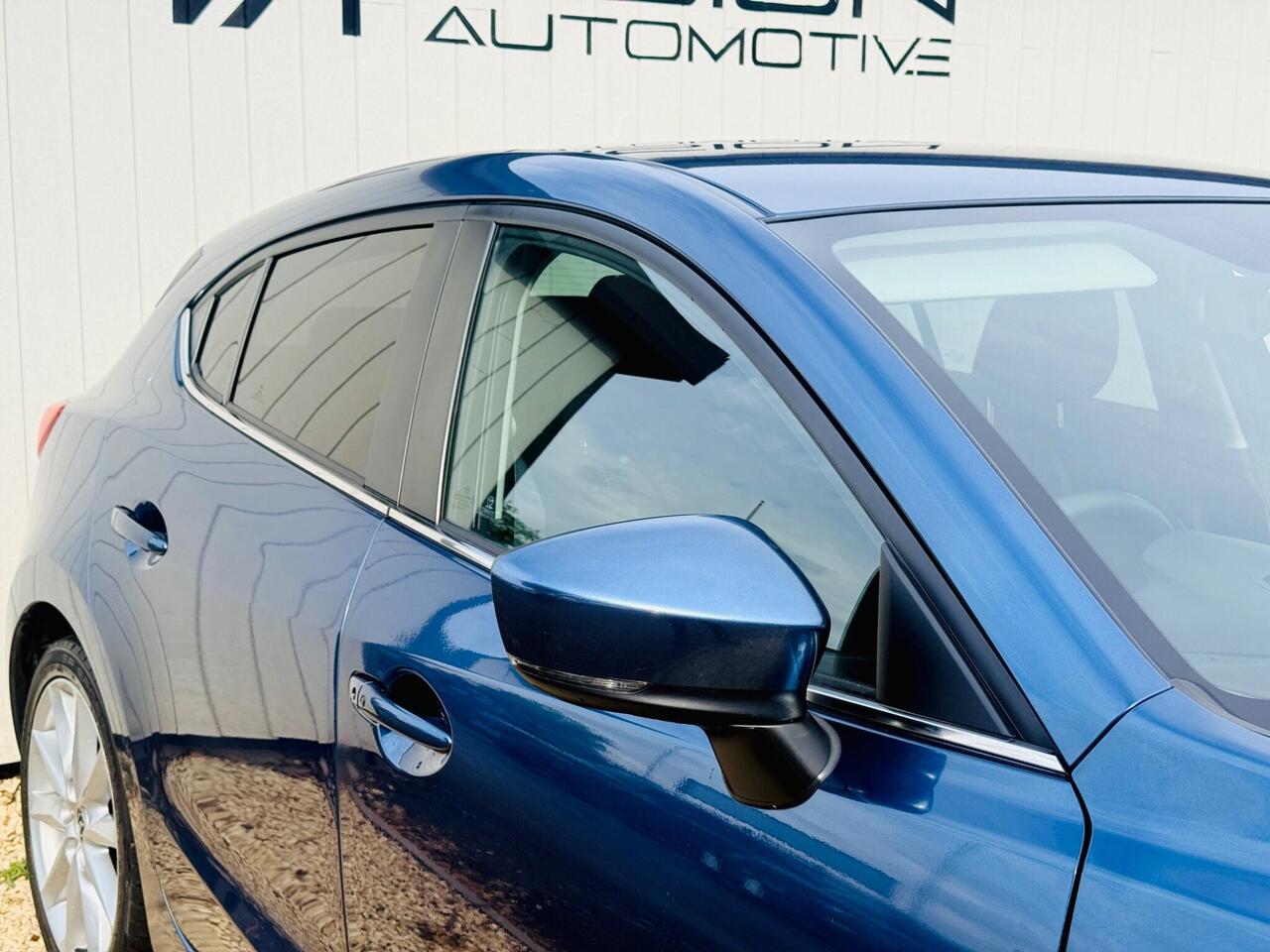 Mazda Mazda3 — photo 4
