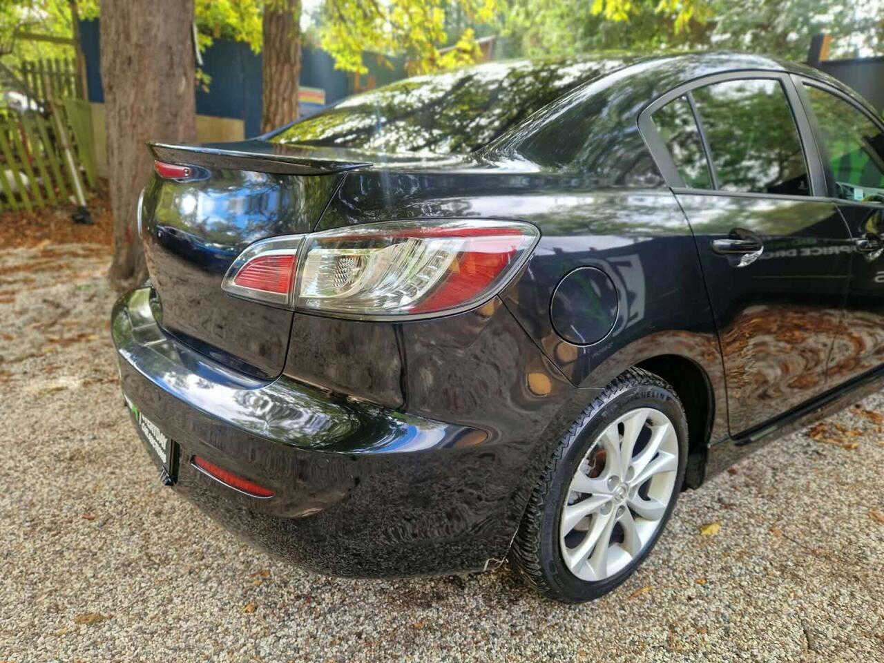 Mazda Mazda3 — photo 34