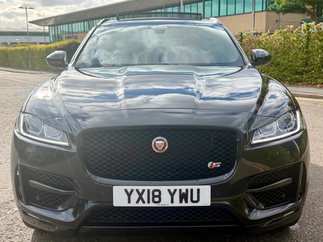 Jaguar F-PACE — photo 7