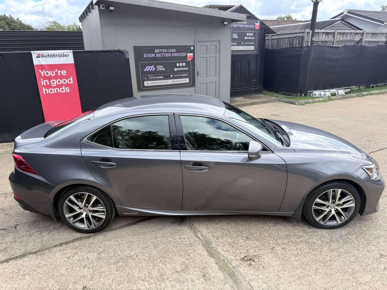 Lexus IS — photo 12
