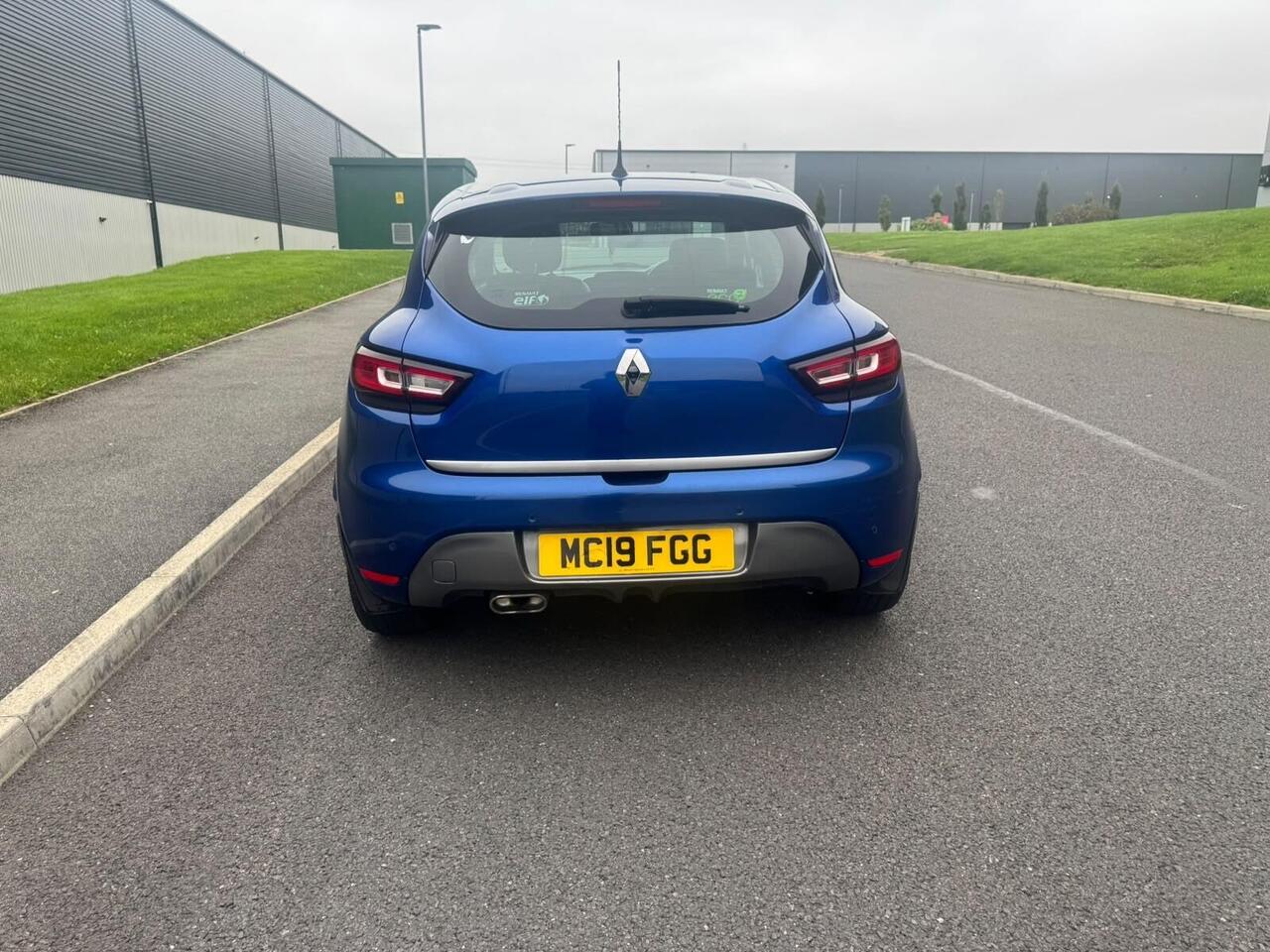 Renault Clio — photo 6