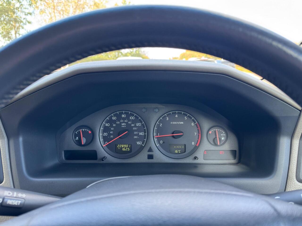 Volvo V70 — photo 6
