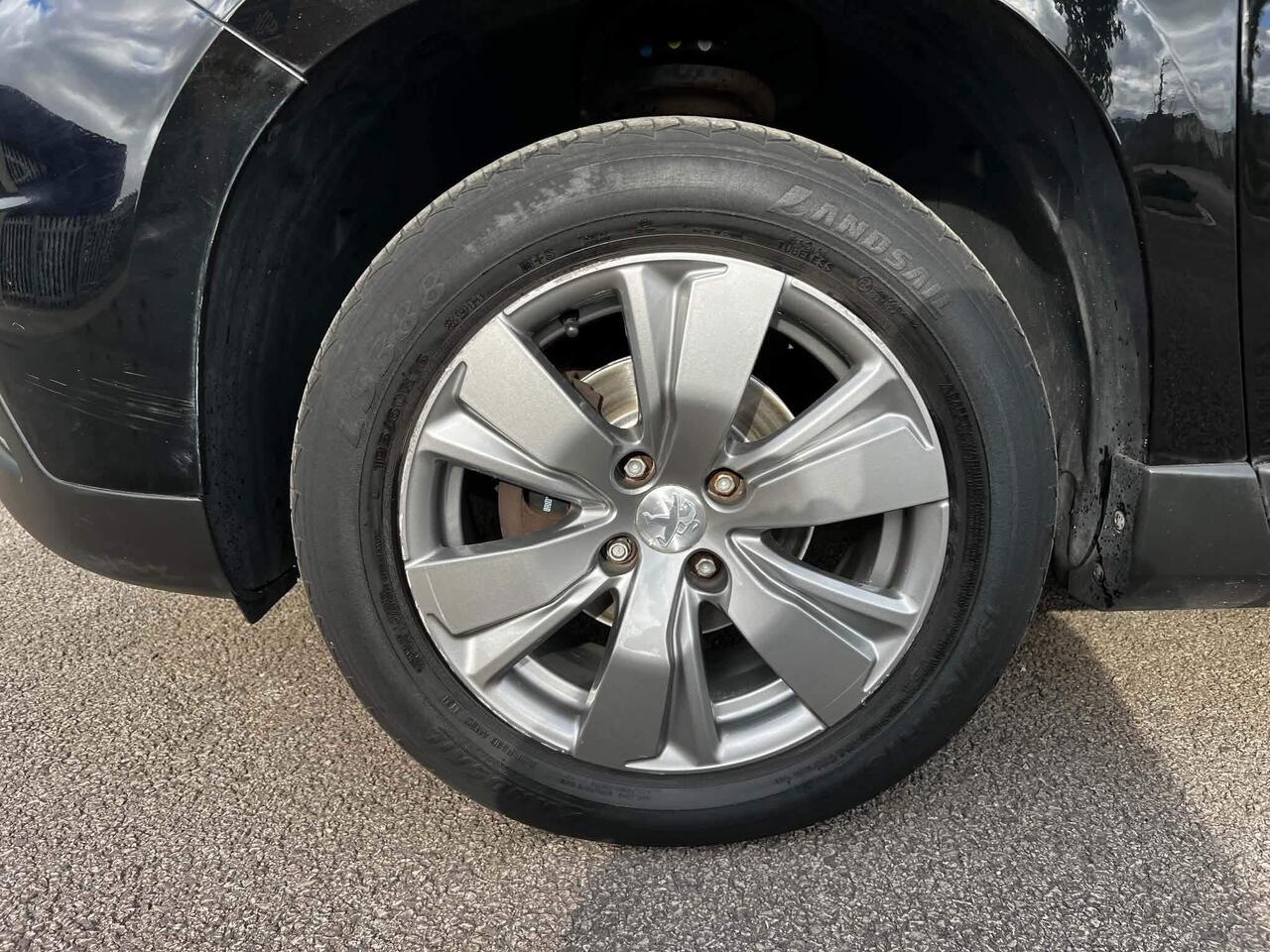 Peugeot 2008 — photo 12