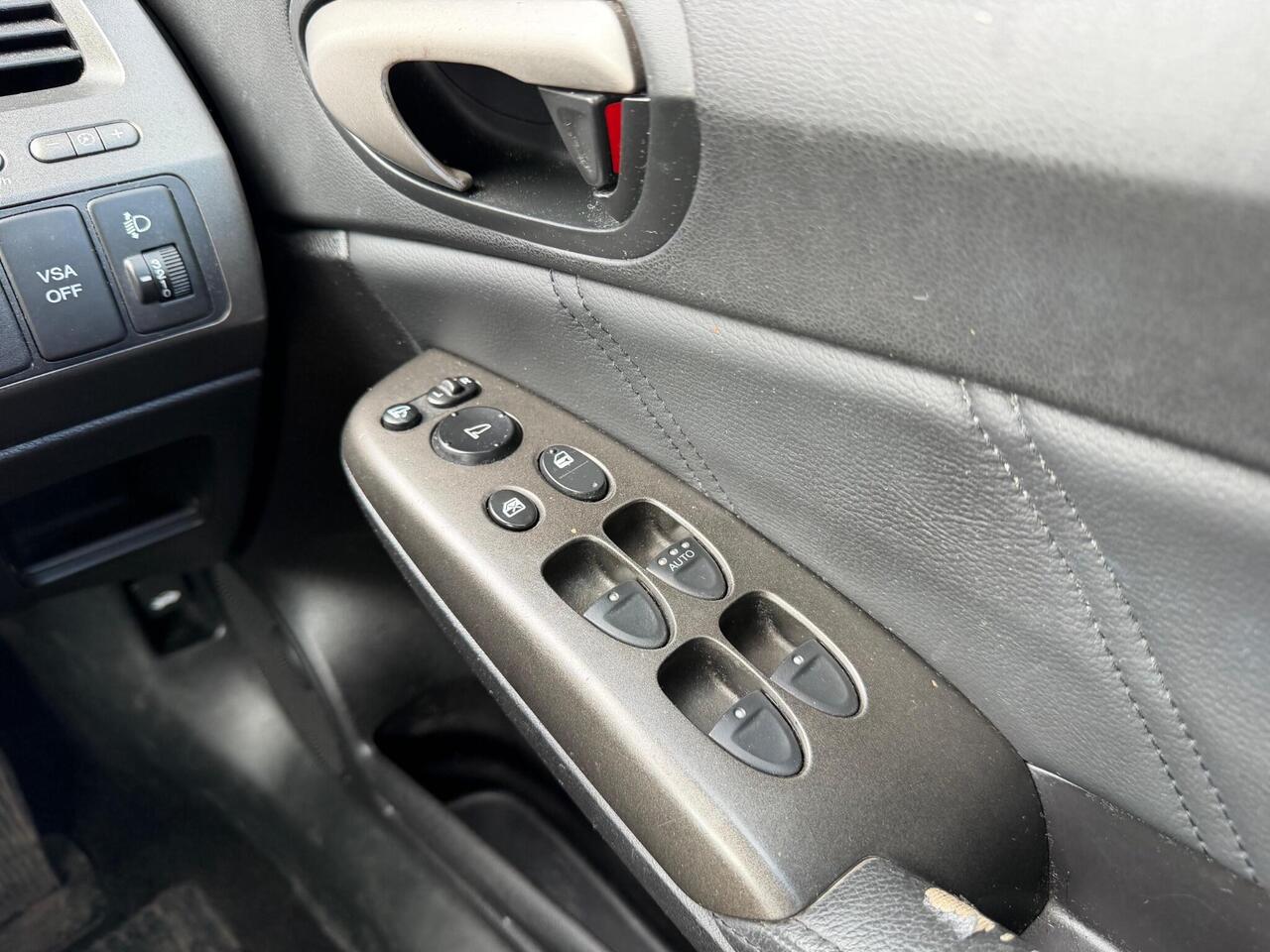 Honda Civic — photo 25