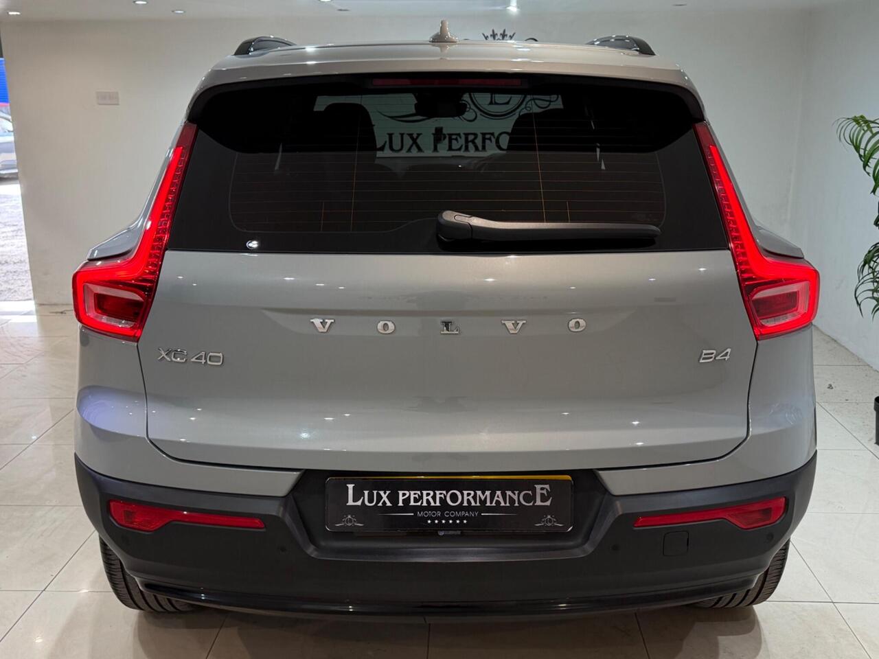 Volvo XC40 — photo 11