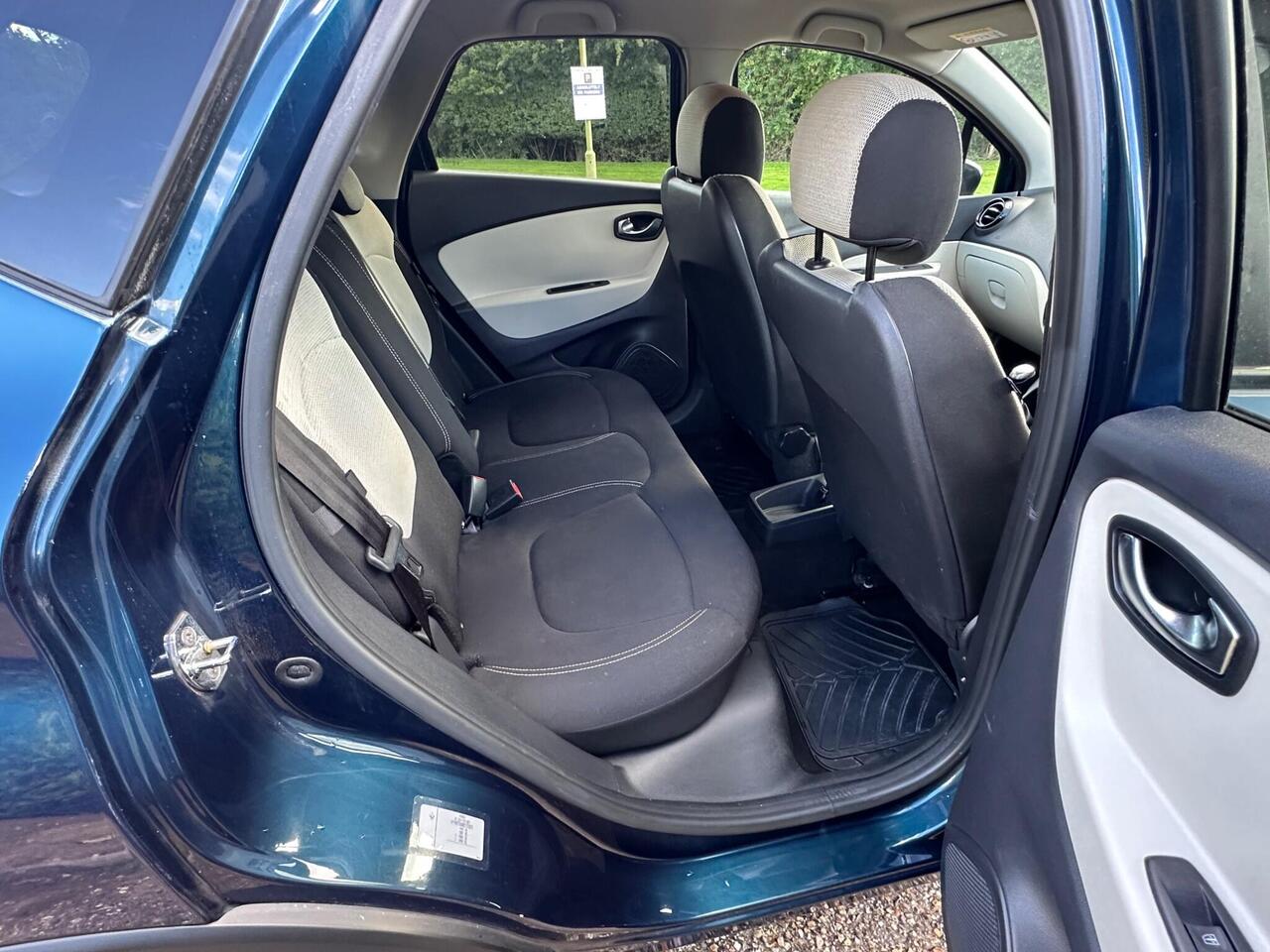Renault Captur — photo 22