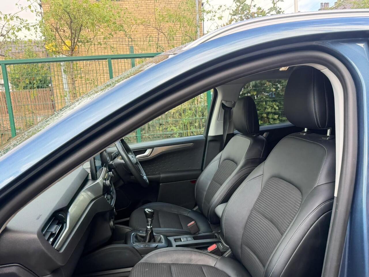 Ford Kuga — photo 14
