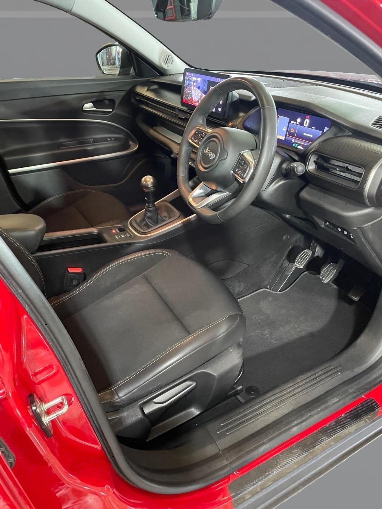 Jeep Avenger — photo 9