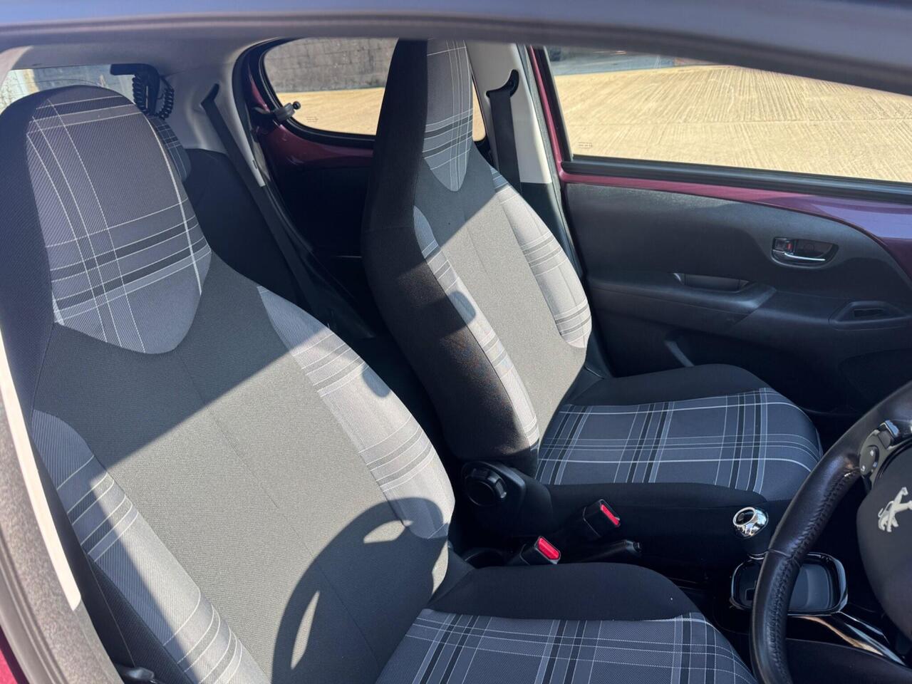 Peugeot 108 — photo 24