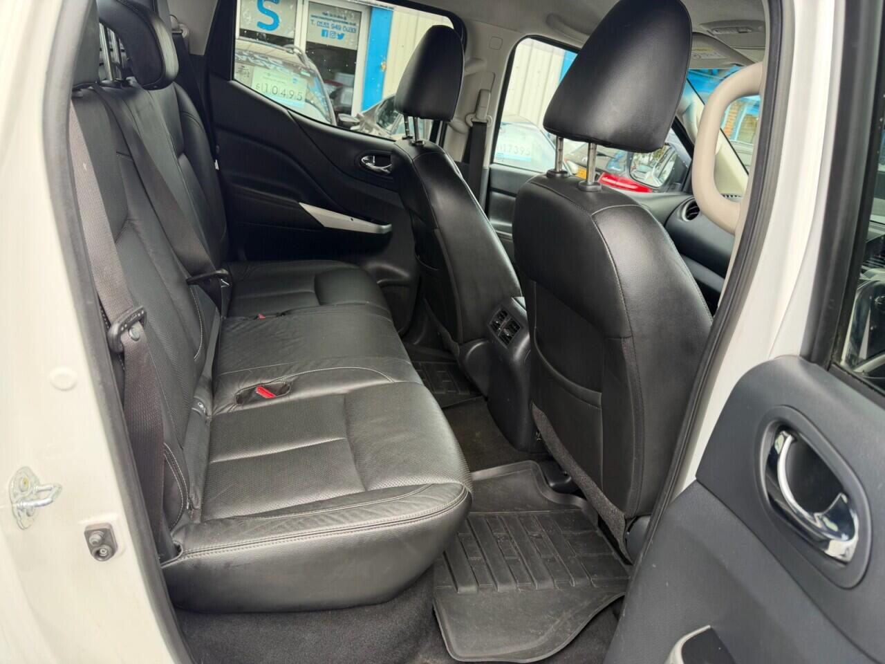 Nissan Navara — photo 13