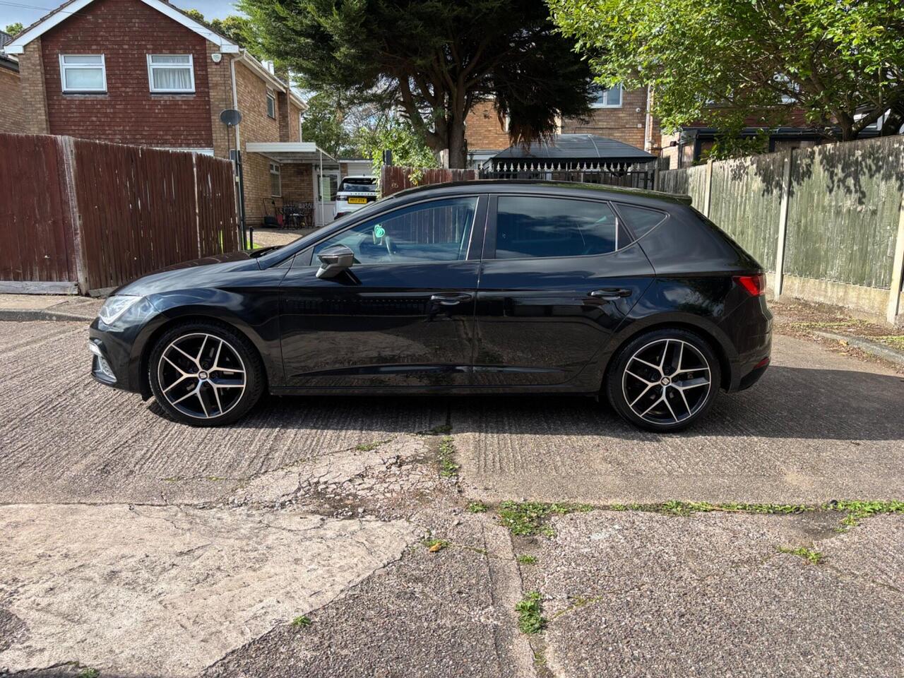 SEAT Leon — photo 8