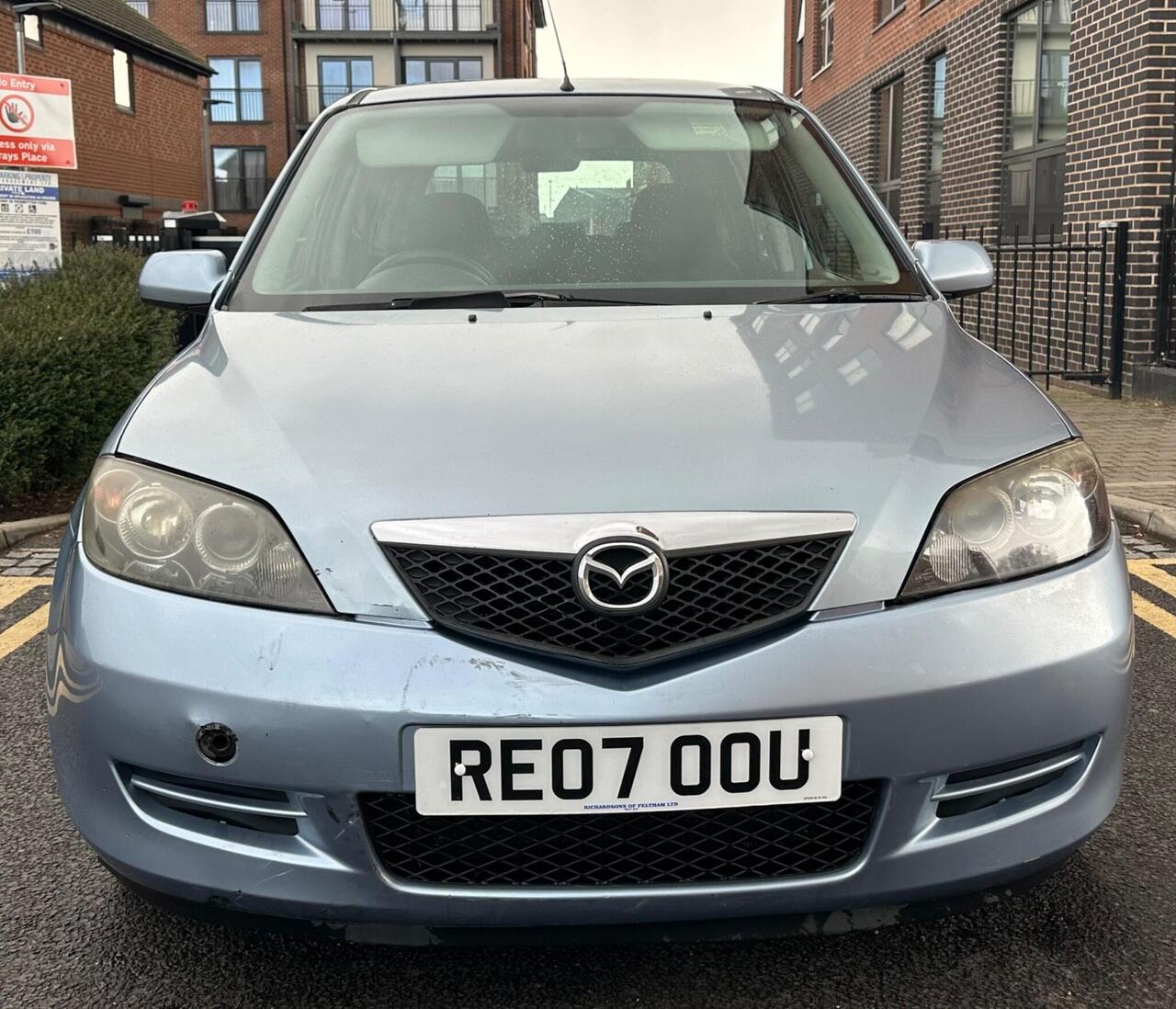 Mazda Mazda2 — photo 2