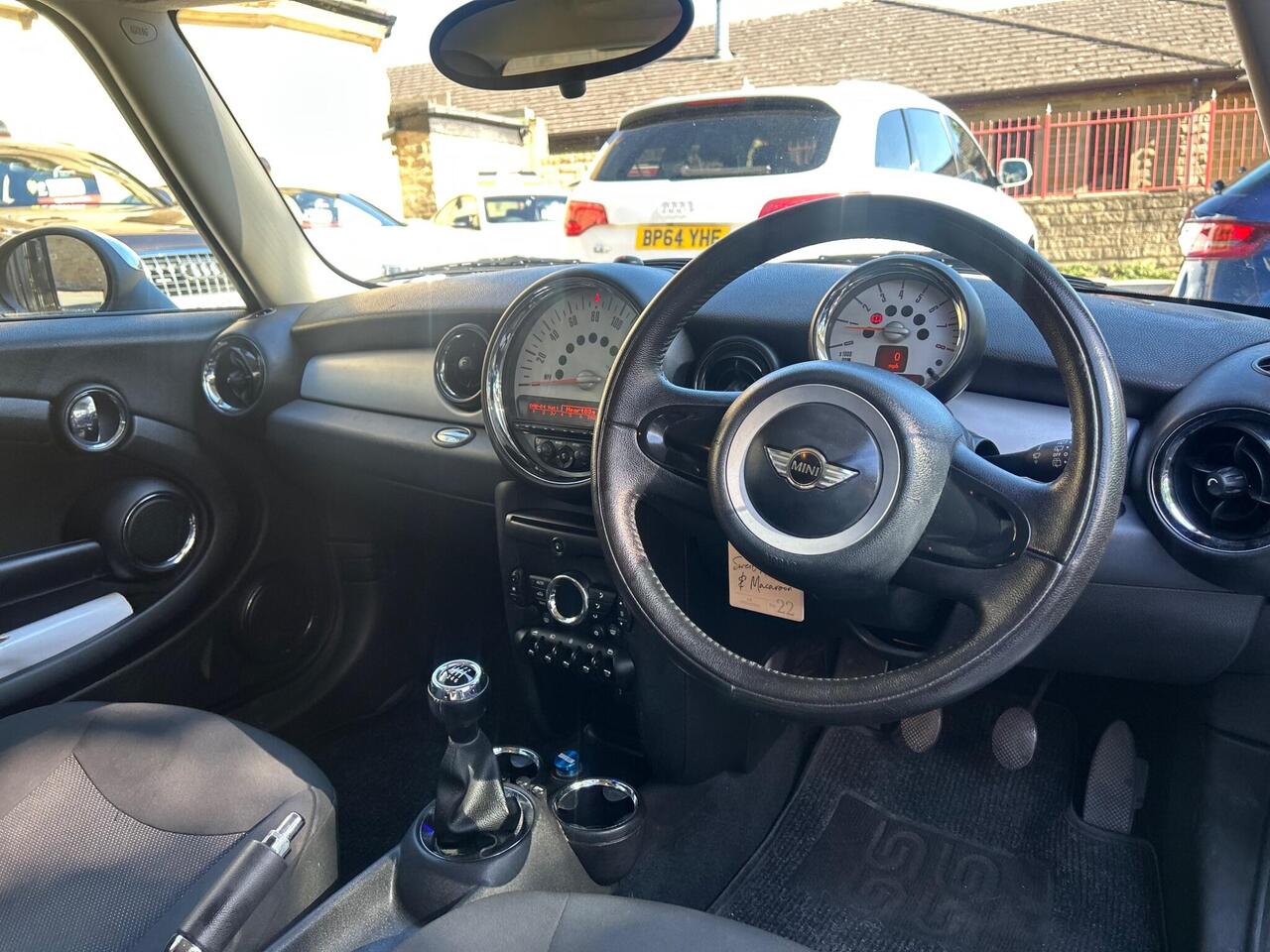 MINI Hatch — photo 4