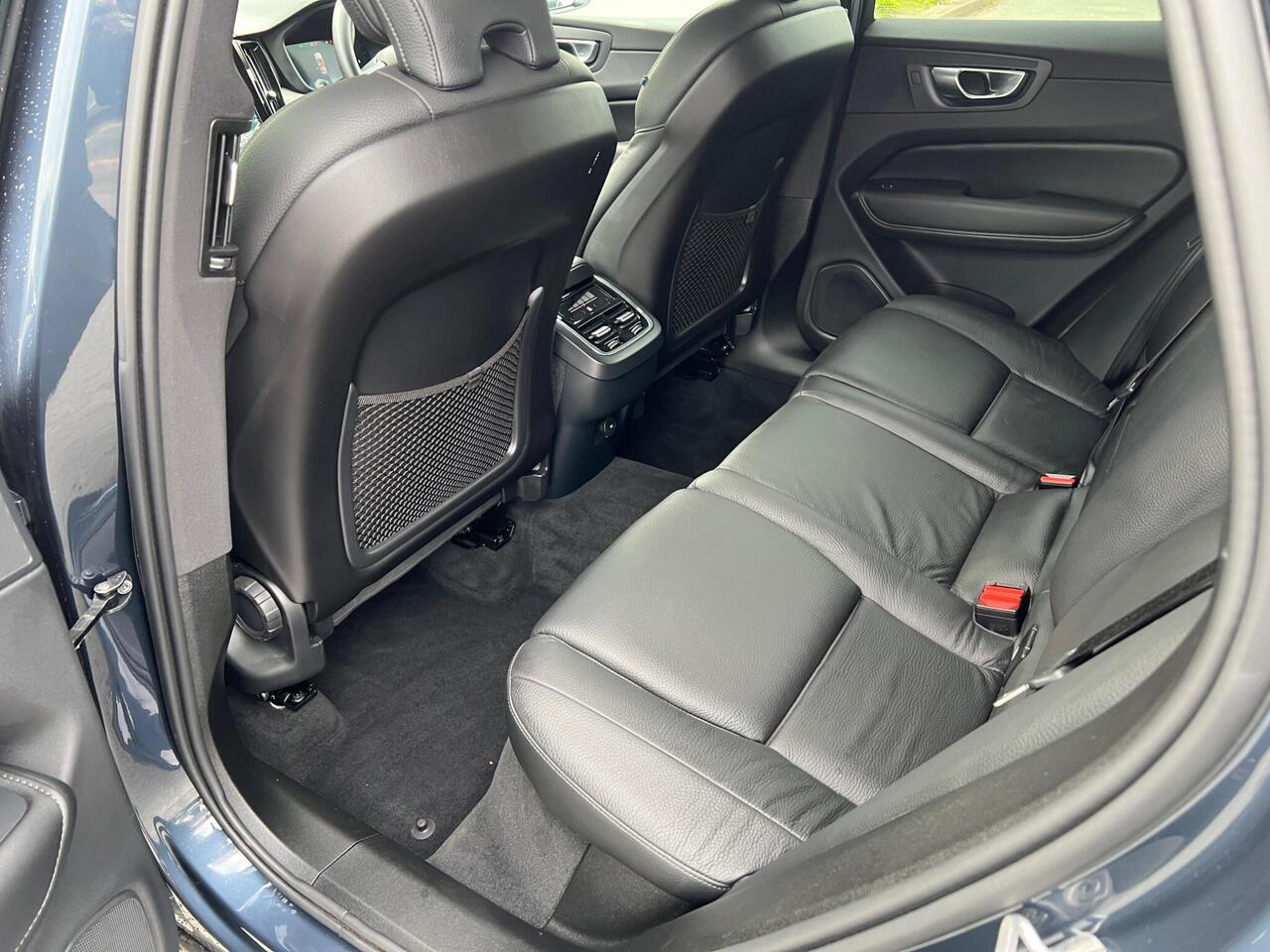 Volvo XC60 — photo 28