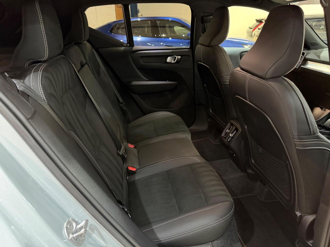 Volvo XC40 — photo 8