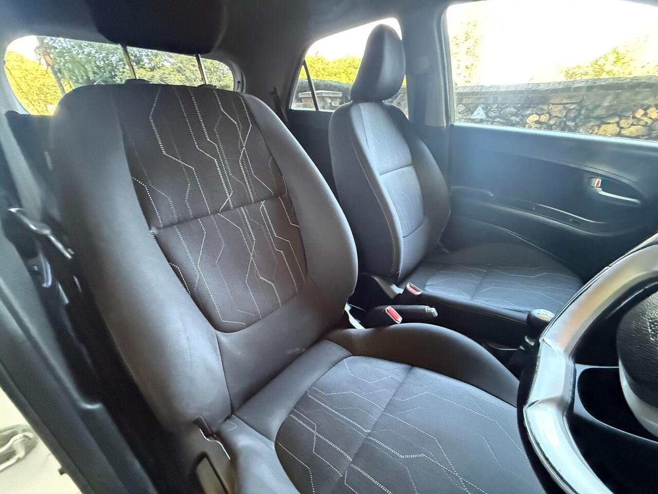 Kia Picanto — photo 11