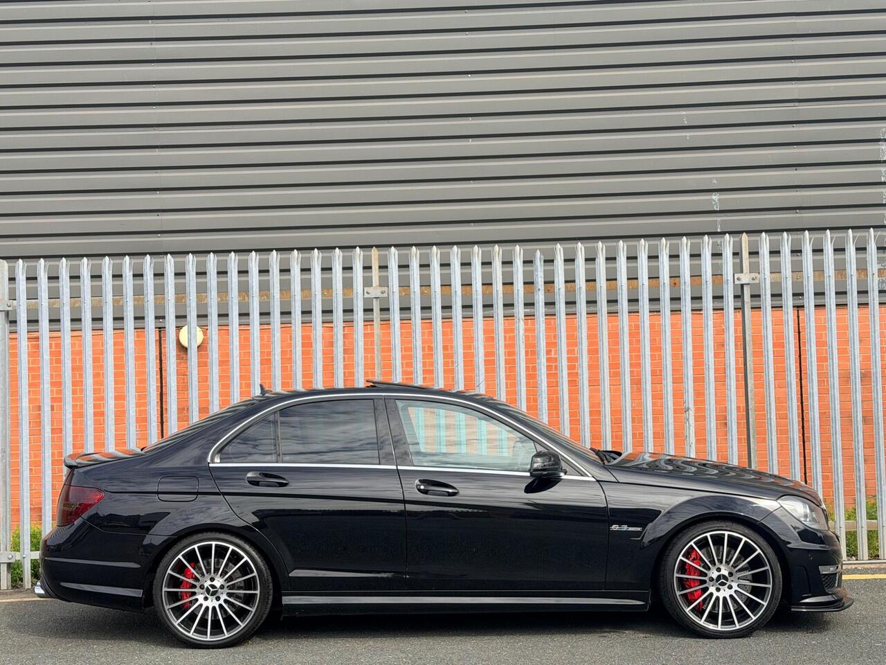 2013 Mercedes-Benz C Class 6.3 C63 V8 AMG SpdS MCT Euro 5 4dr, photo 2