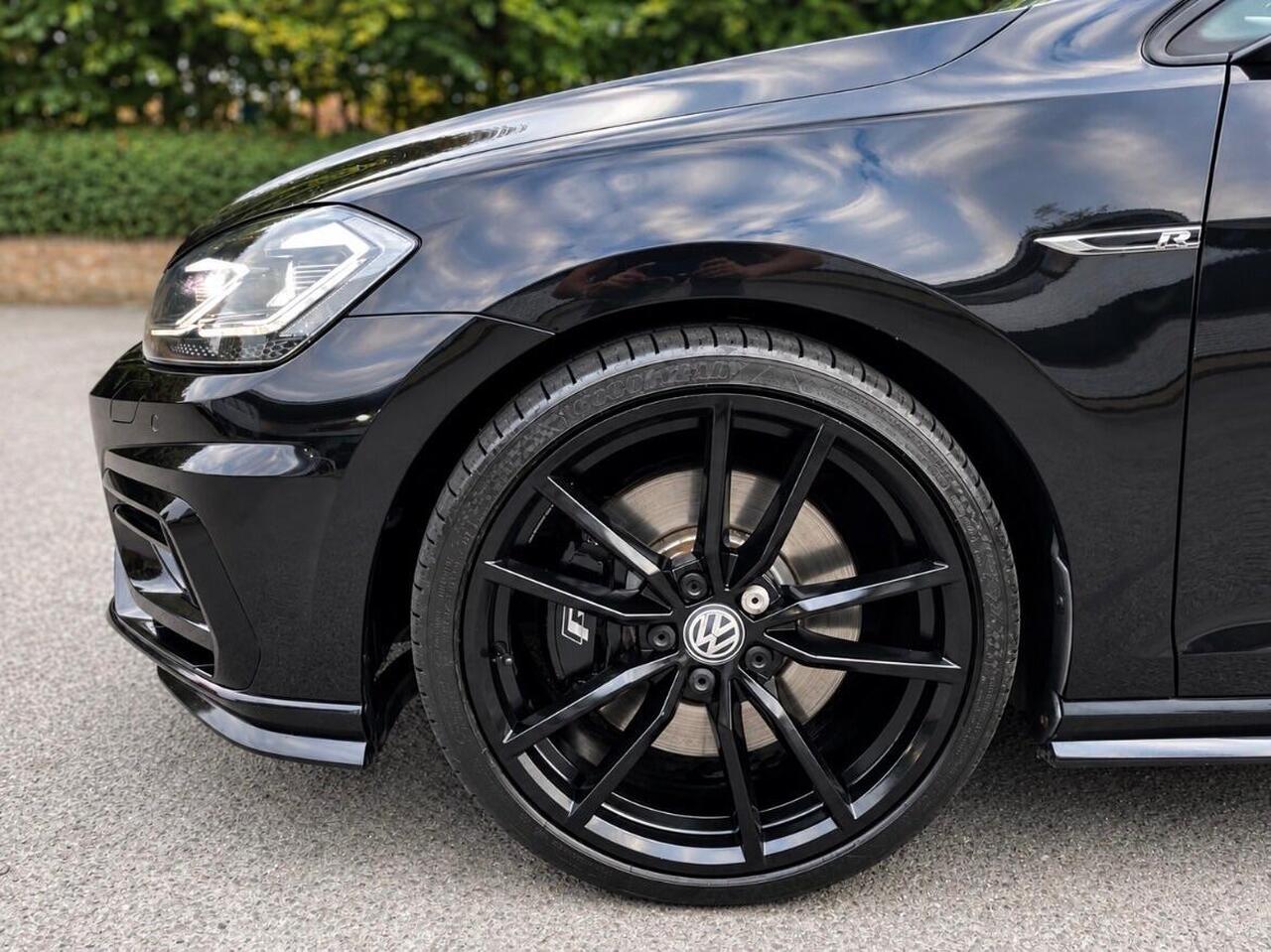 Volkswagen Golf — photo 43