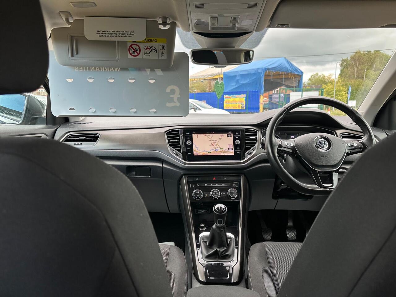 Volkswagen T-Roc — photo 16