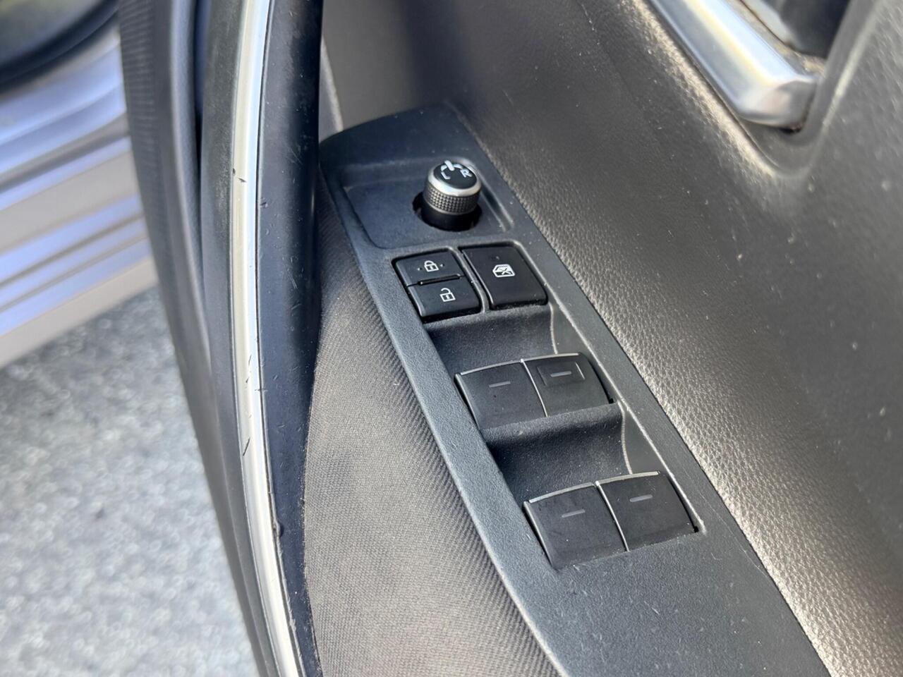 Toyota Corolla — photo 29