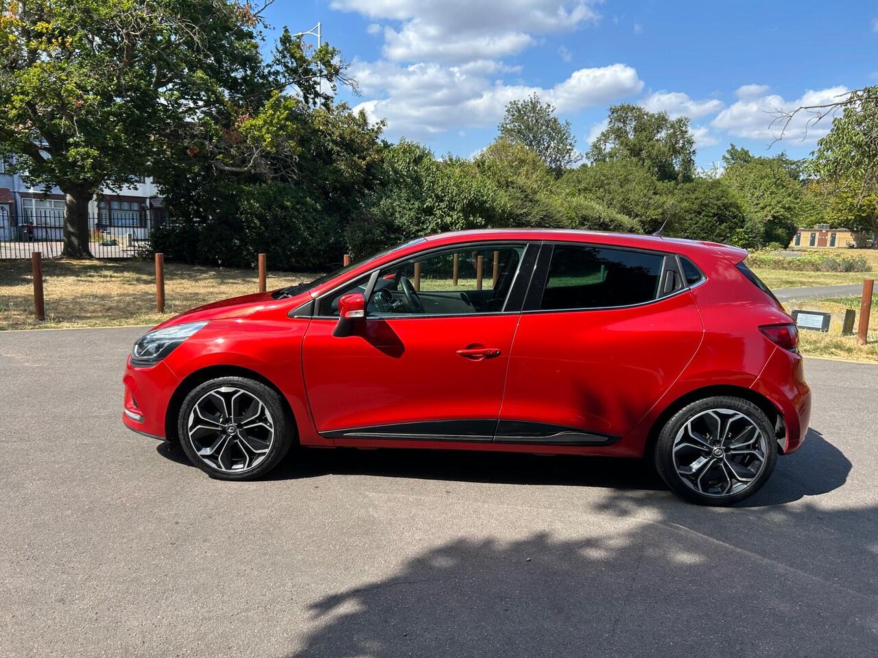 Renault Clio — photo 7