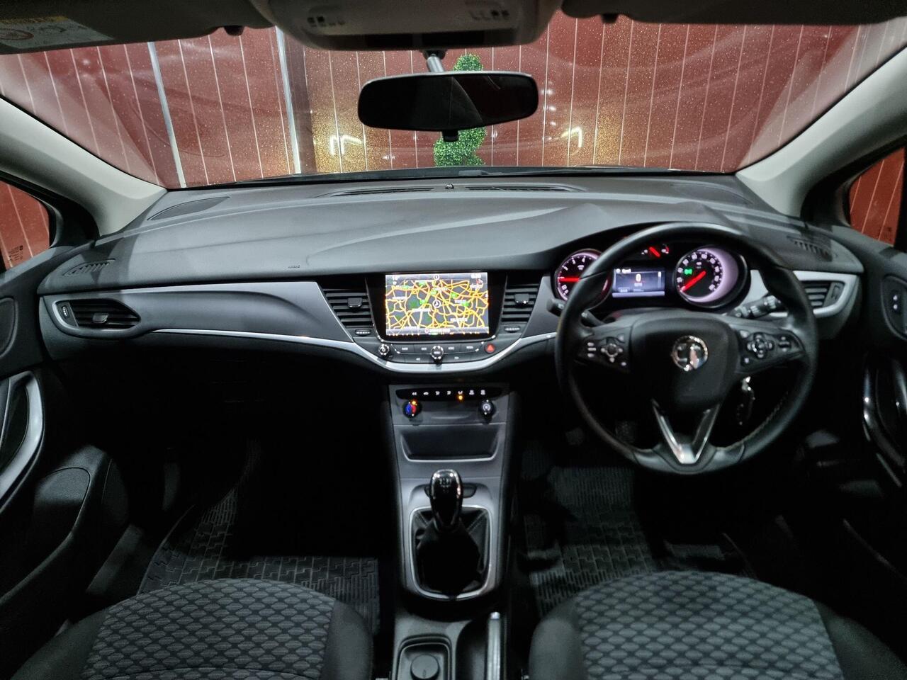 Vauxhall Astra — photo 14
