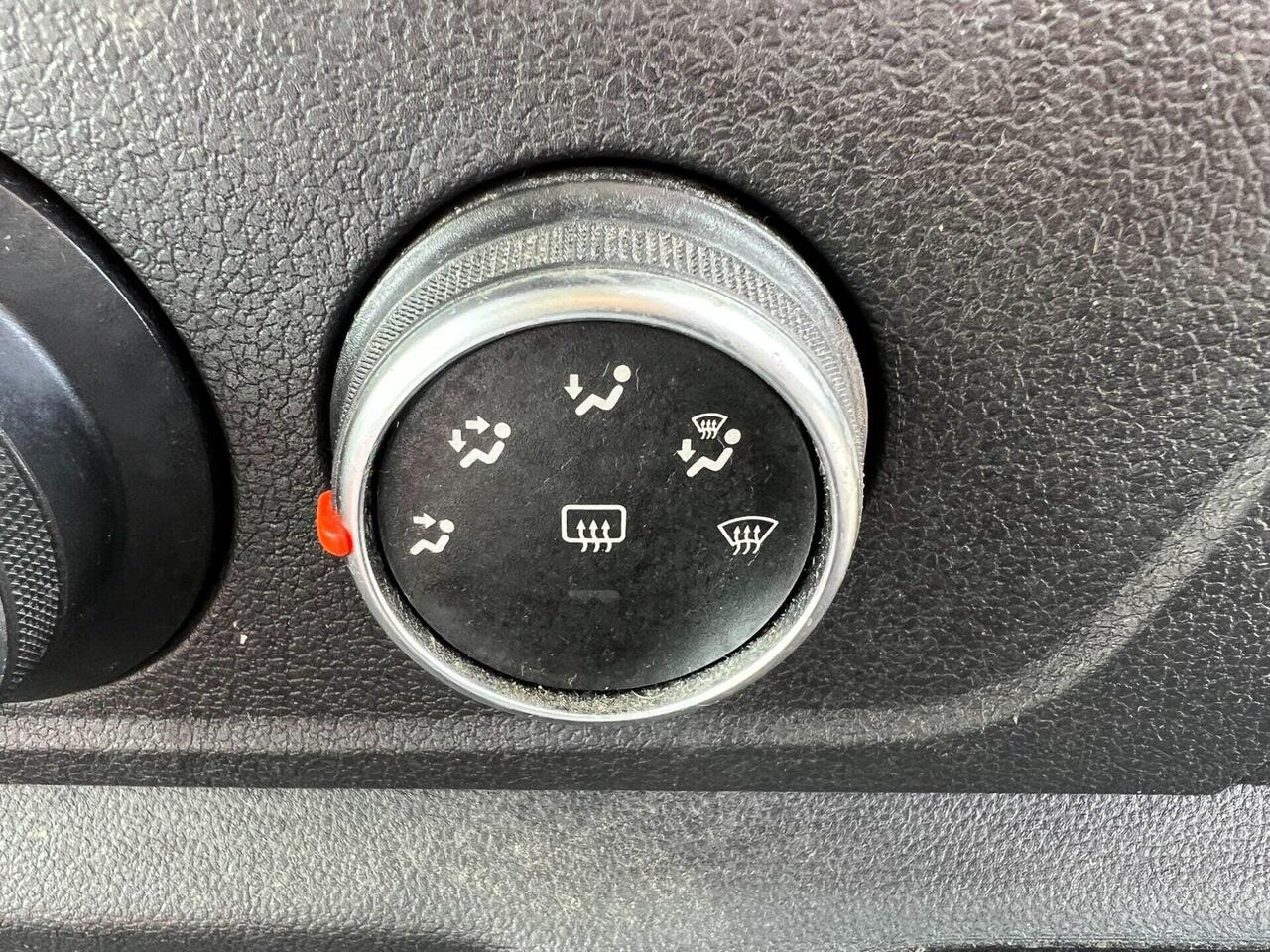 Renault Master — photo 30