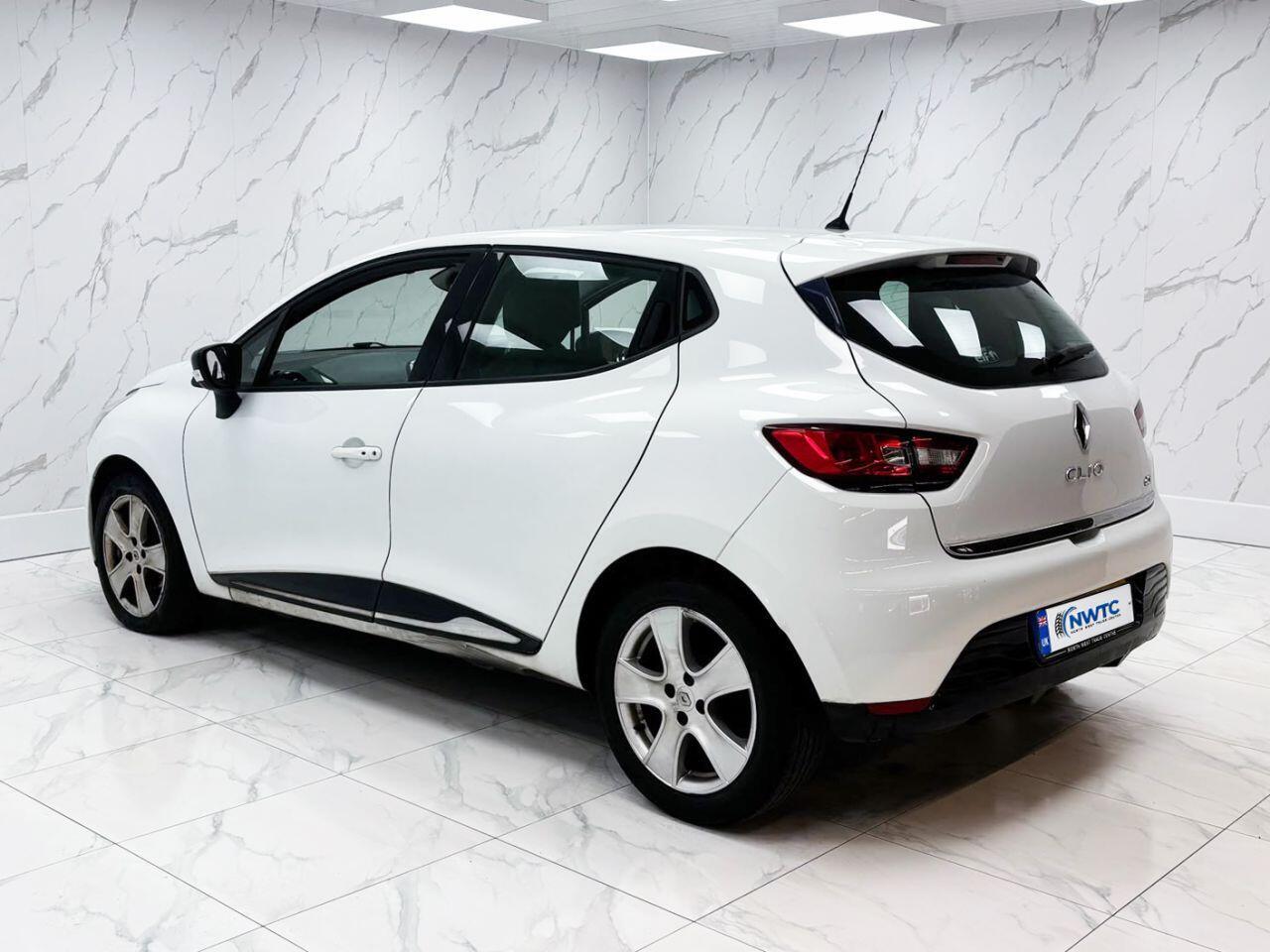 Renault Clio — photo 9