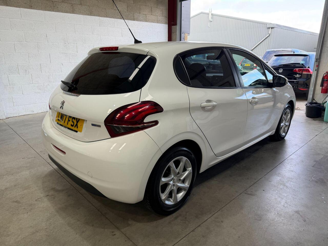 Peugeot 208 — photo 6