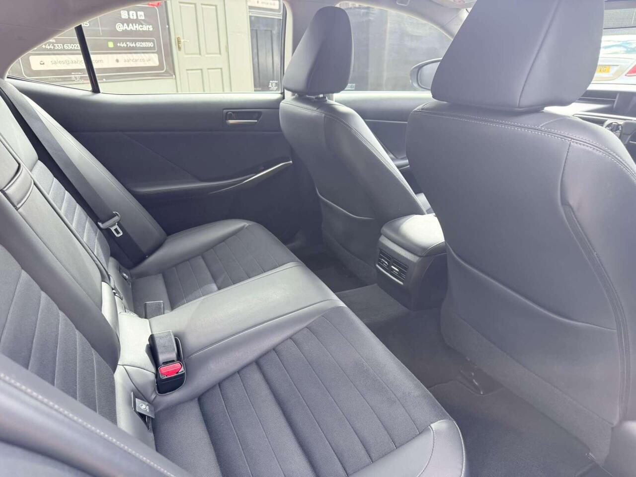 Lexus IS — photo 23